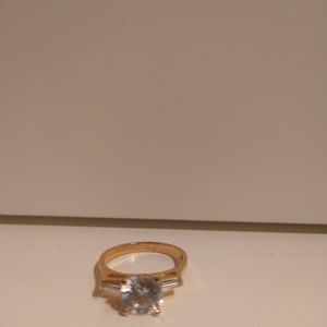 GUESS - Gold Diamond Ring